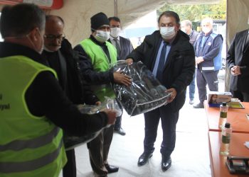 Beyşehir’de, İzmir depremzedeleri için yardım seferberliği sürüyor