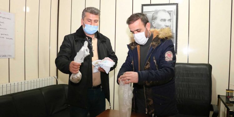 Alkışlar temizlik görevlilerine