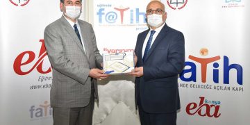 İhtiyaç sahibi öğrencilerin tabletleri geldi