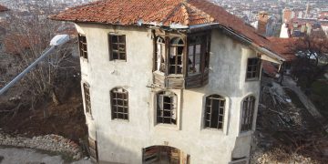 Tarihi konak kurtarılıyor!