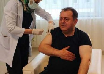 Kaymakam Özdemir de aşı oldu