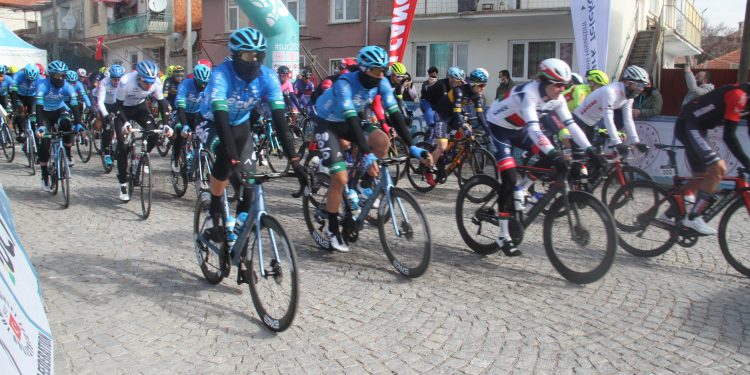 Beyşehir’den Alanya’ya kadar pedal çevirdiler