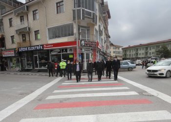 Yaya yolları kırmızıya boyandı